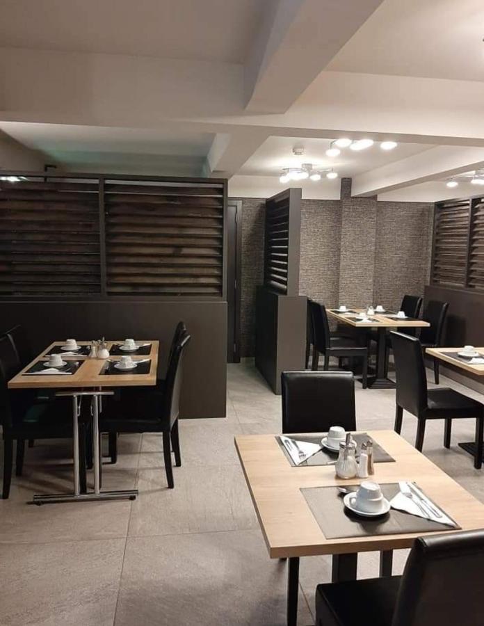 Hotel Saint Daniel Peruwelz Экстерьер фото