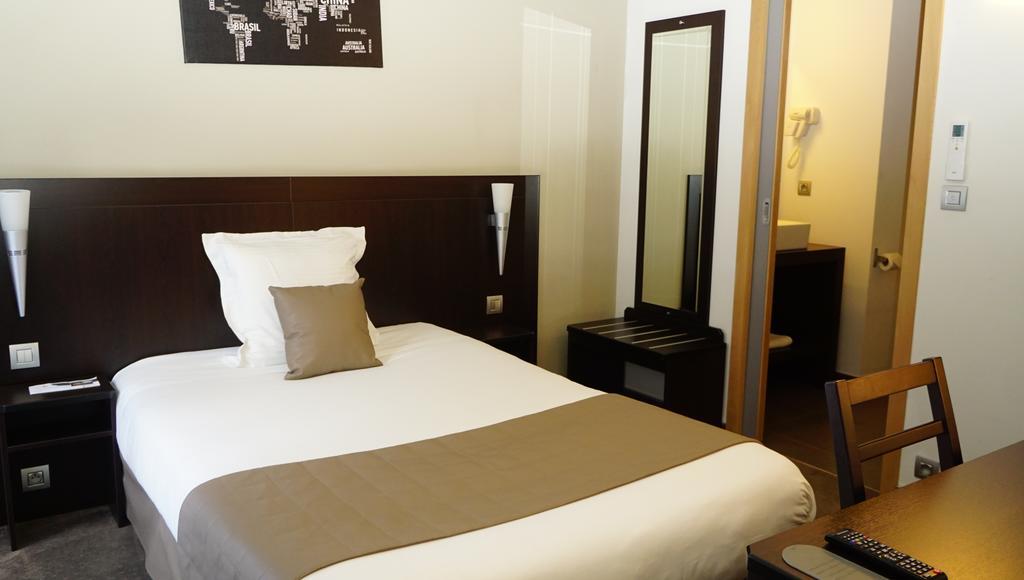 Hotel Saint Daniel Peruwelz Экстерьер фото