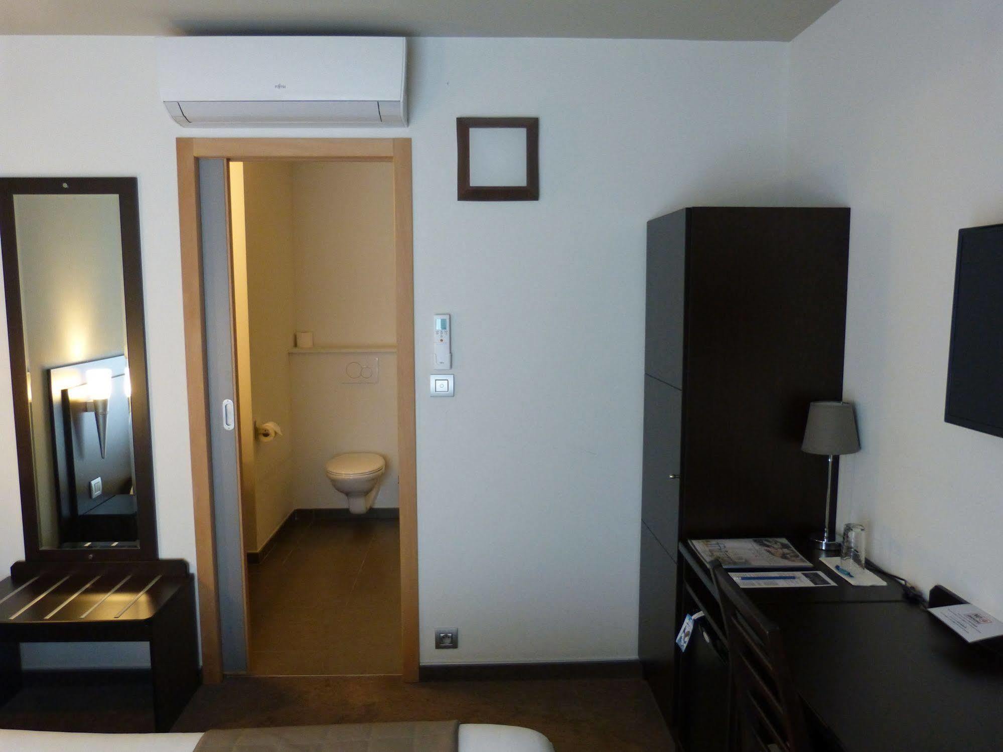 Hotel Saint Daniel Peruwelz Экстерьер фото