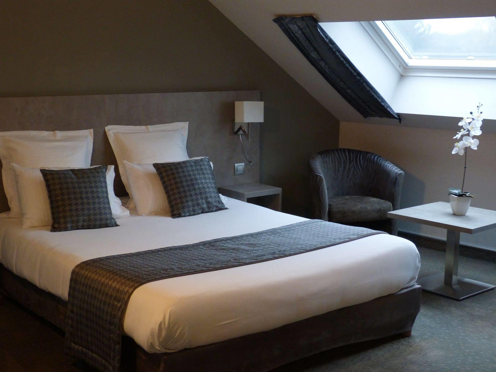 Hotel Saint Daniel Peruwelz Экстерьер фото