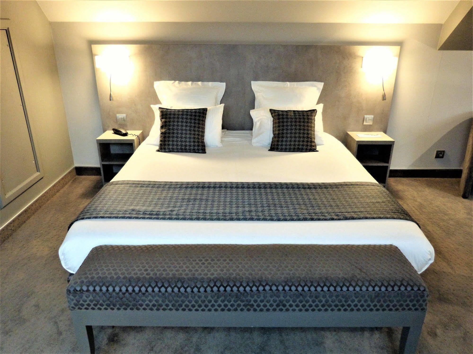 Hotel Saint Daniel Peruwelz Экстерьер фото